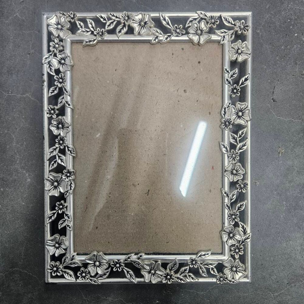 Malden International Design Silver Foliage Photo Frame 4x6